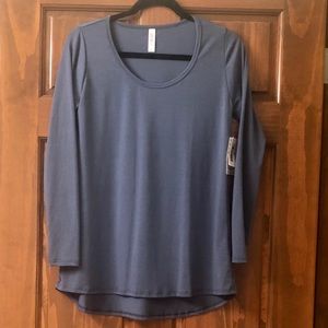 NWT LuLaRoe Blue Lynnae Shirt - Small